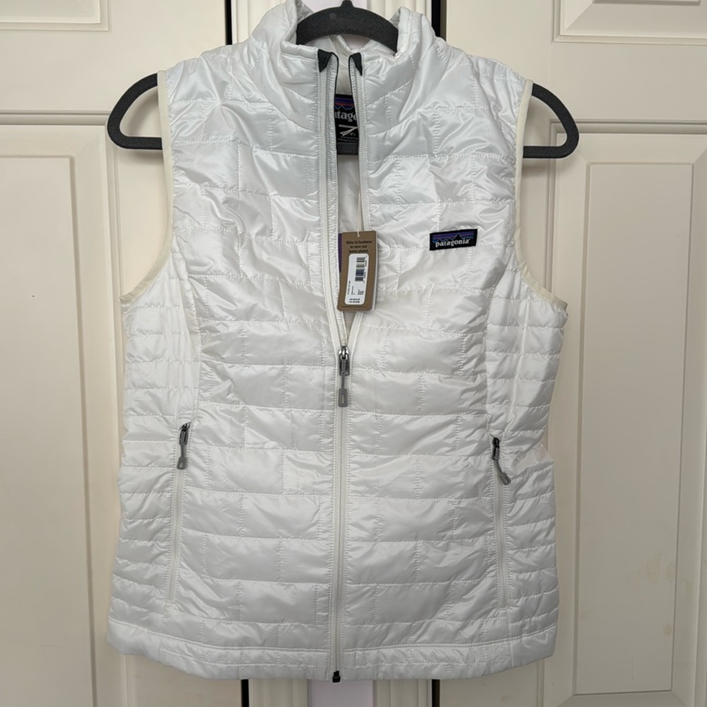 Patagonia Nano Puff Vest in birch white womens size M nwt